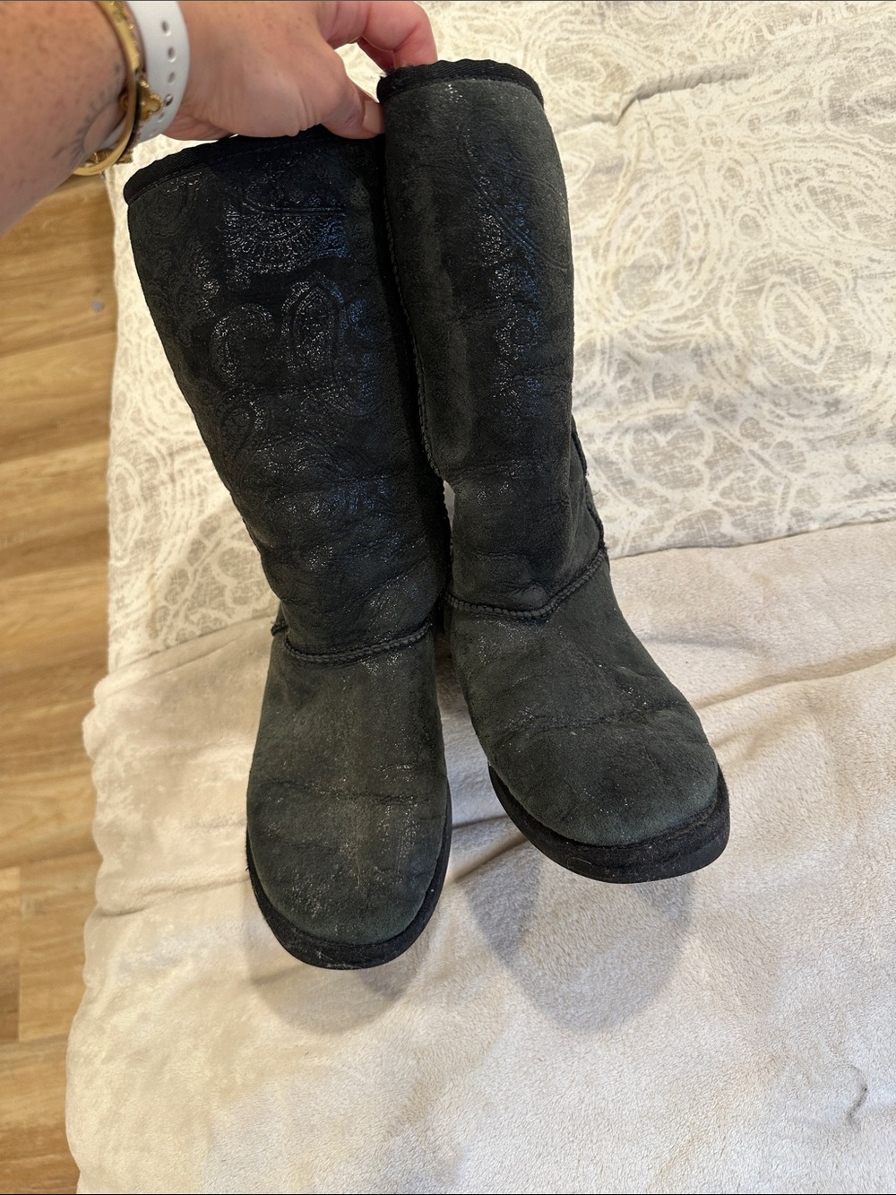 Ugg Vintage black Paisley suede Mid-Calf Winter Boots